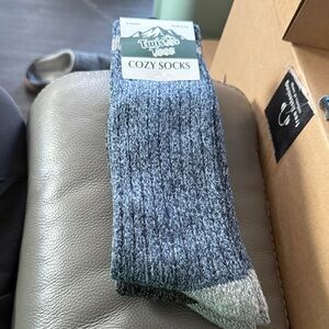 Twisted Toes Cozy Socks. Size 8-13